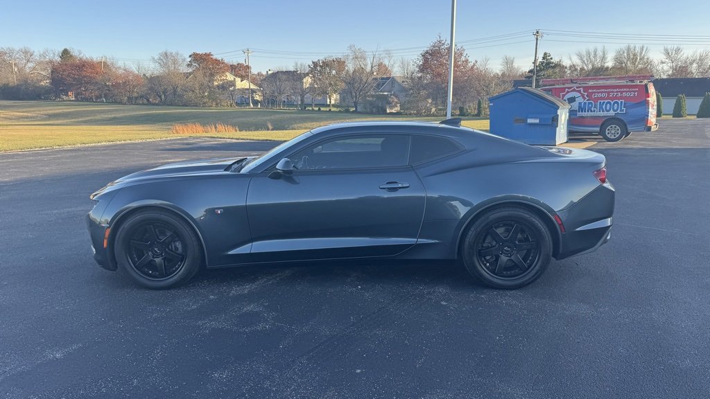 Used 2019 Chevrolet Camaro LT image 4