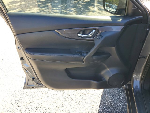 Used 2019 Nissan Rogue S w/ Special Edition Package image 9