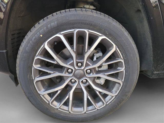 Used 2023 Jeep Grand Cherokee L Summit image 27