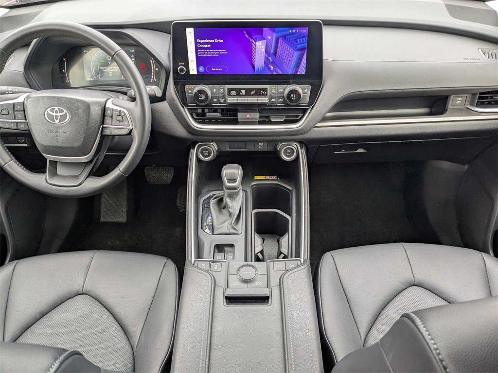 Used 2025 Toyota Grand Highlander AWD image 32