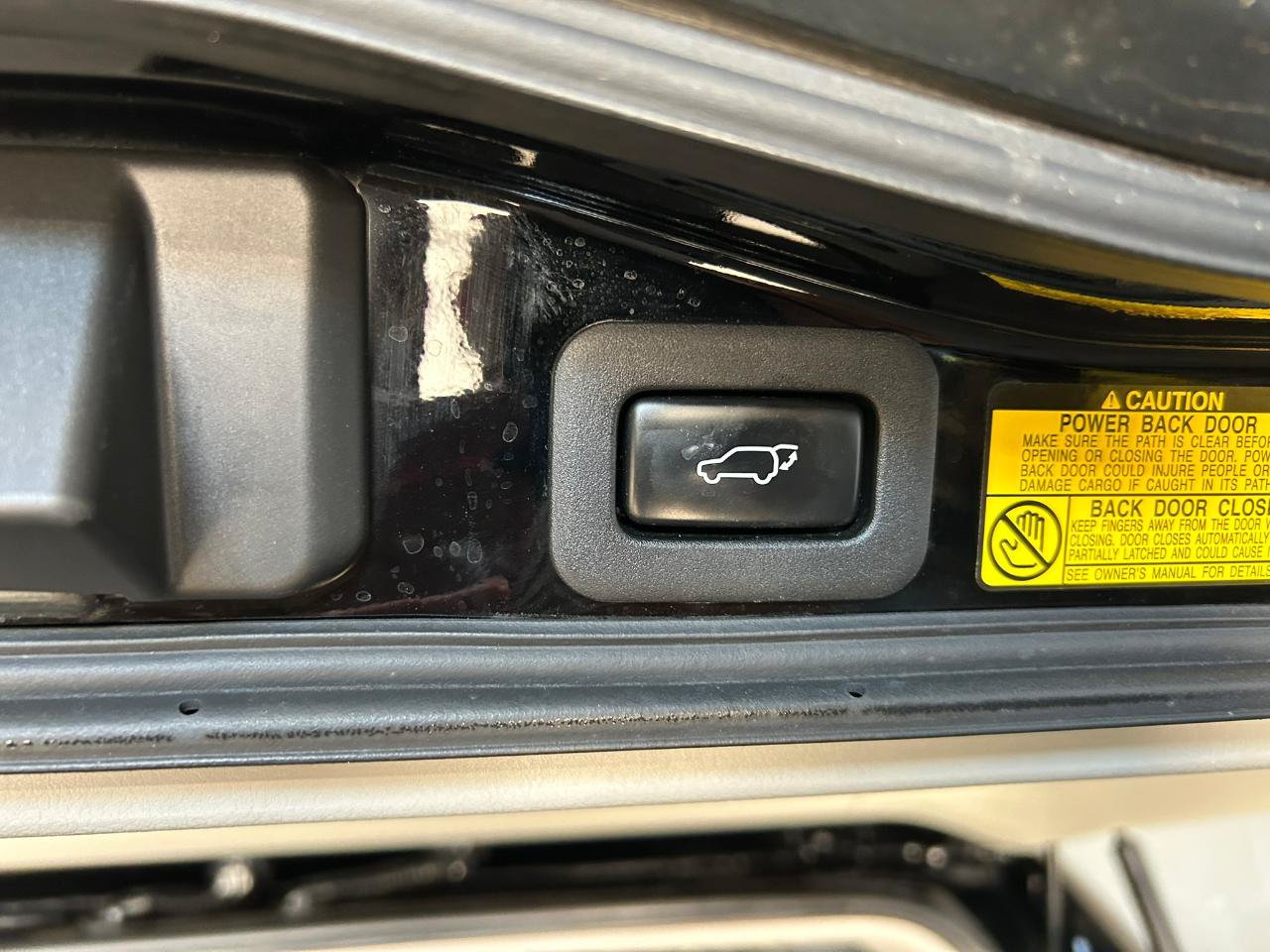 Used 2014 Lexus LX 570 4WD image 22