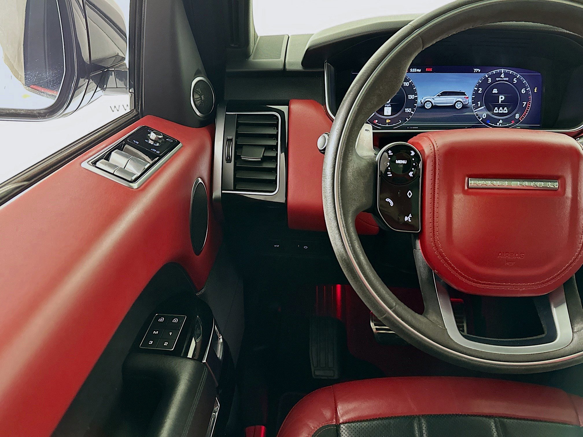 Used 2022 Land Rover Range Rover Sport HST image 10