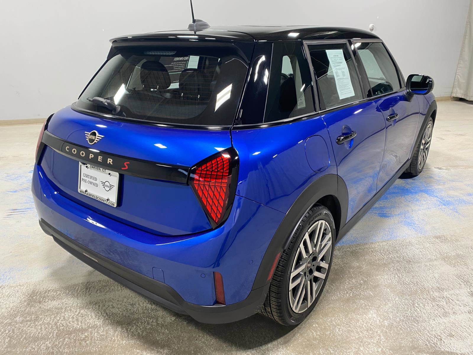 Certified 2025 MINI Cooper S image 9