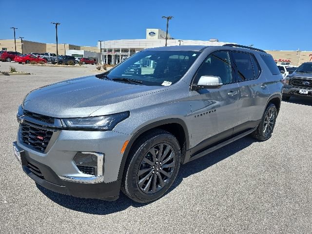 Used 2023 Chevrolet Traverse RS w/ LPO, Floor Liner Package AWD/4WD image 1
