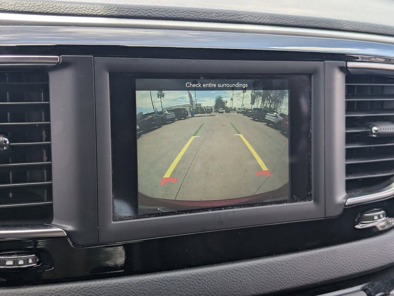 Used 2020 Chrysler Pacifica Touring w/ S Appearance Package FWD image 25