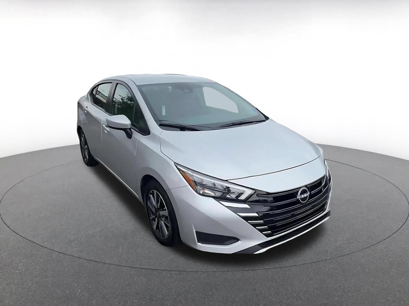 Used 2025 Nissan Versa SV FWD image 3