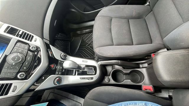 Used 2016 Chevrolet Cruze LT image 18