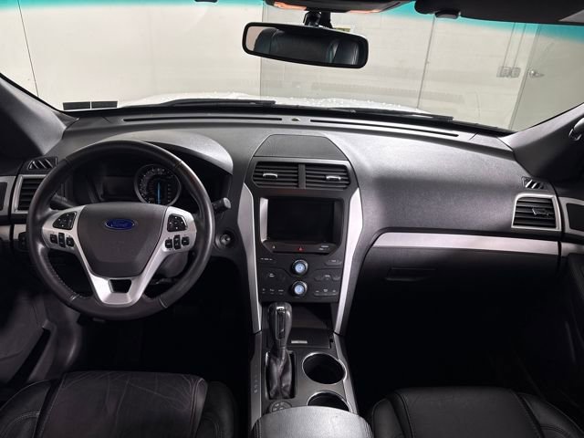 Used 2013 Ford Explorer XLT image 23