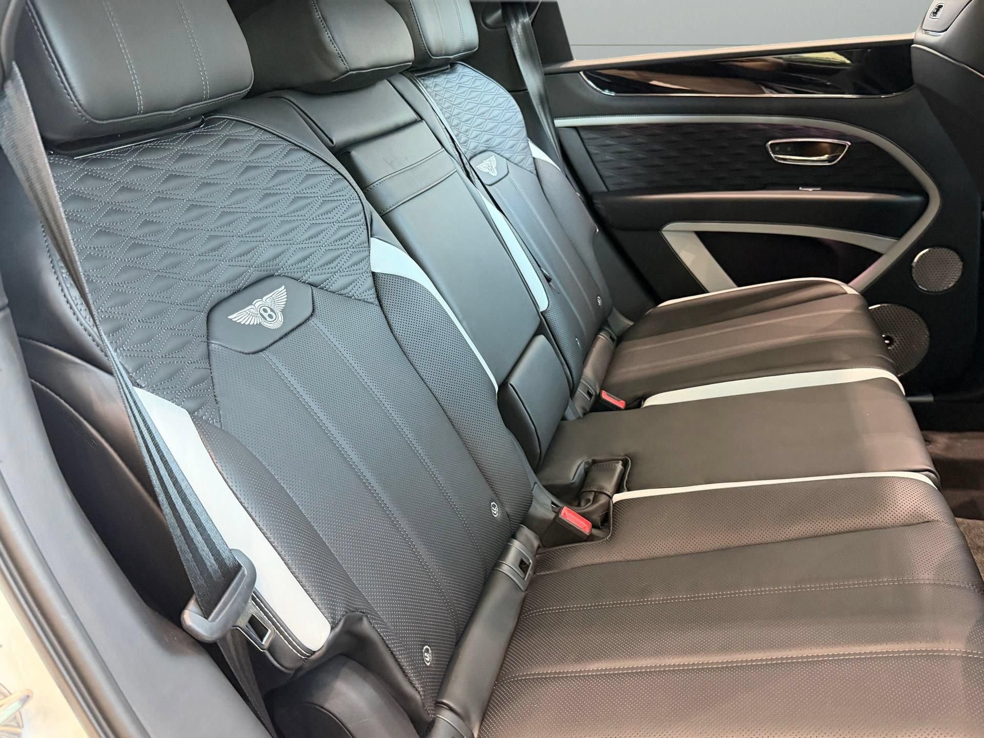 New 2026 Bentley Bentayga Speed AWD/4WD image 33