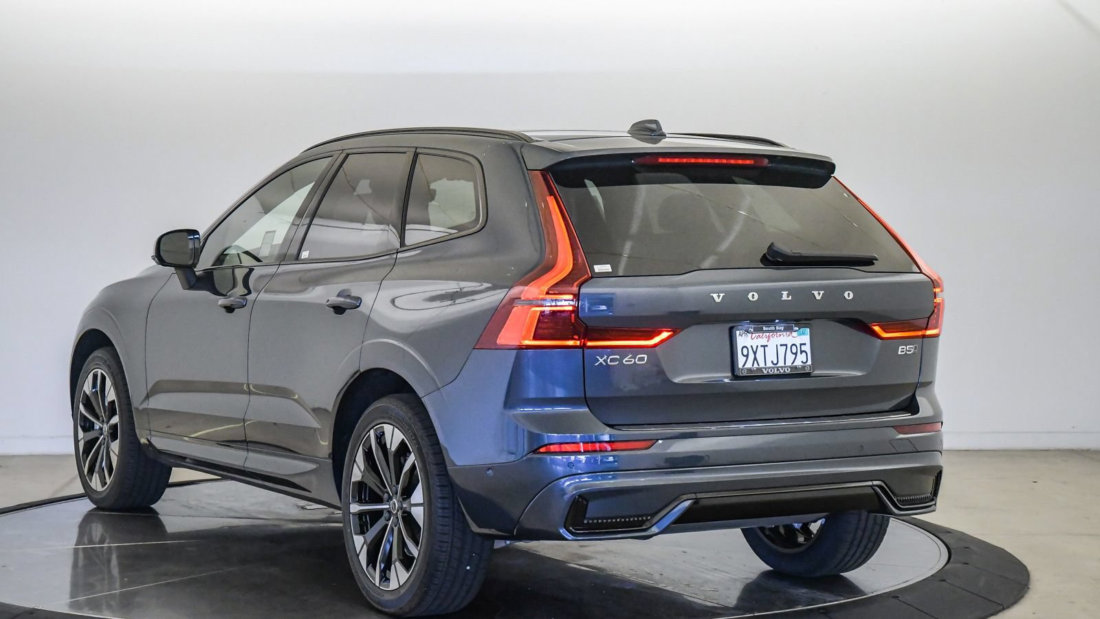 Certified 2026 Volvo XC60 B5 Plus w/ Protection Package Premier AWD/4WD image 2