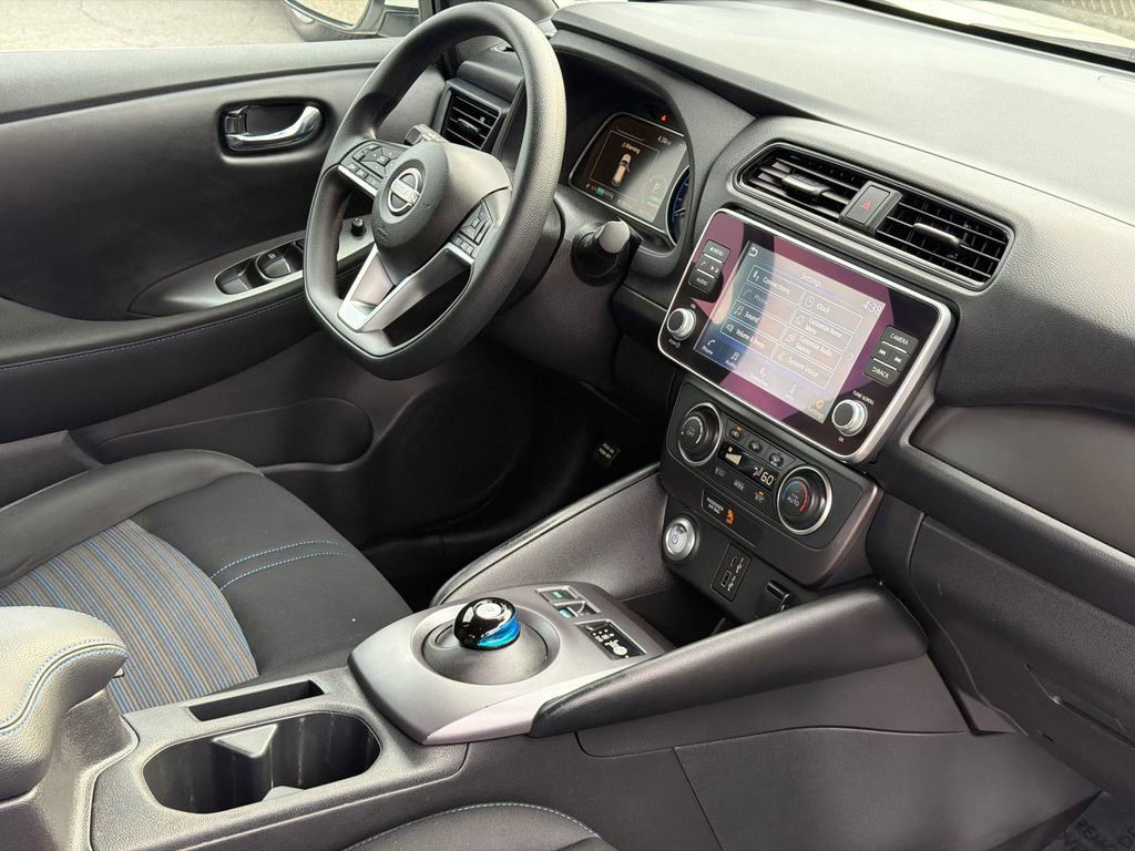 Used 2023 Nissan Leaf S image 9