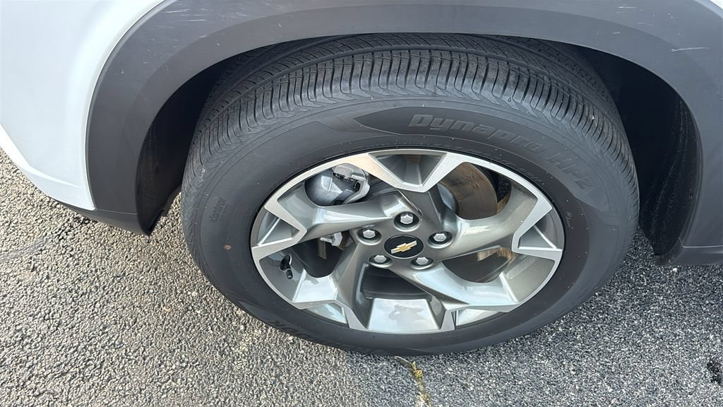 Used 2025 Chevrolet Trax LT FWD image 31