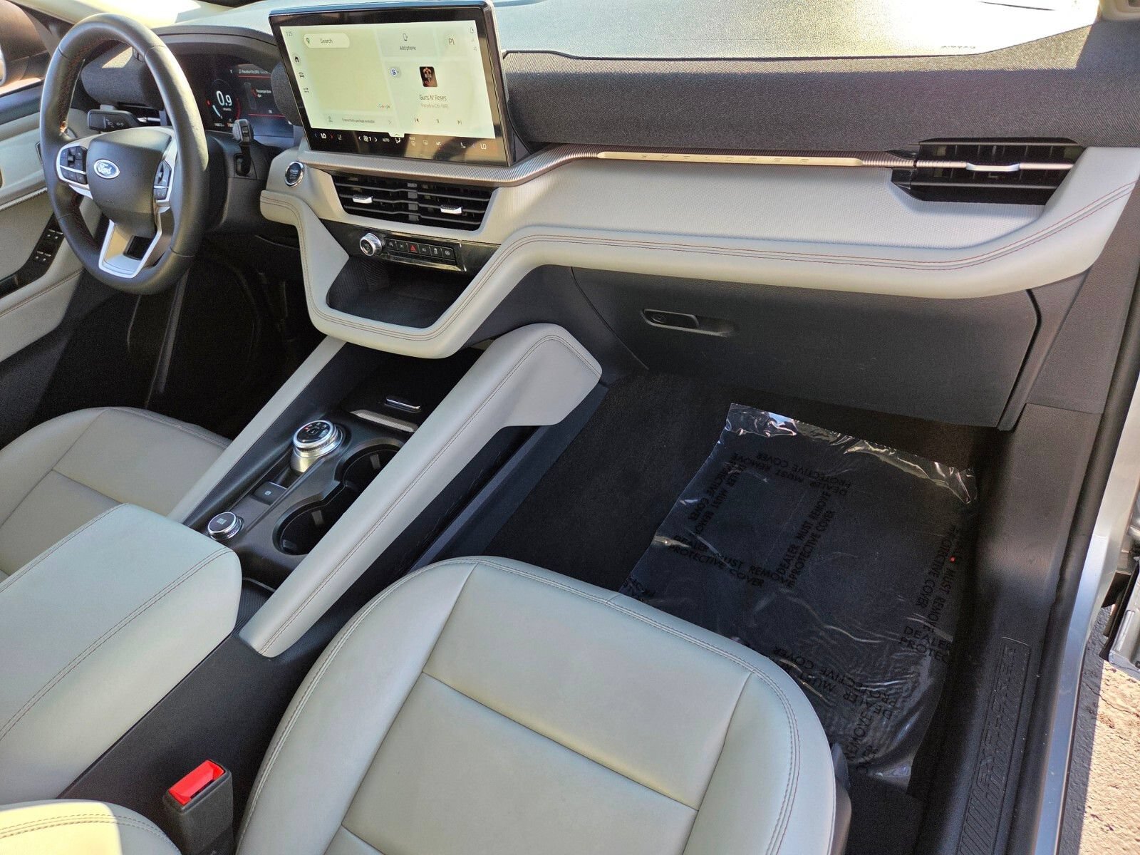 Certified 2025 Ford Explorer Active w/ Active Comfort Package AWD/4WD image 18
