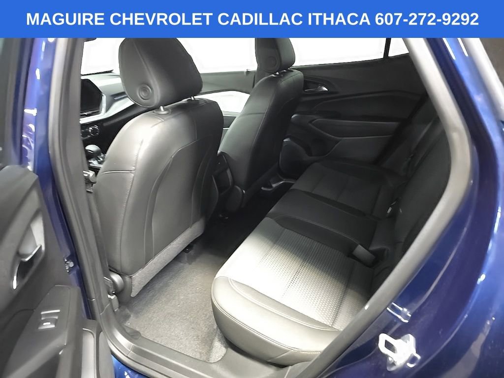 Used 2024 Chevrolet Trax LT w/ LT Convenience Package FWD image 30