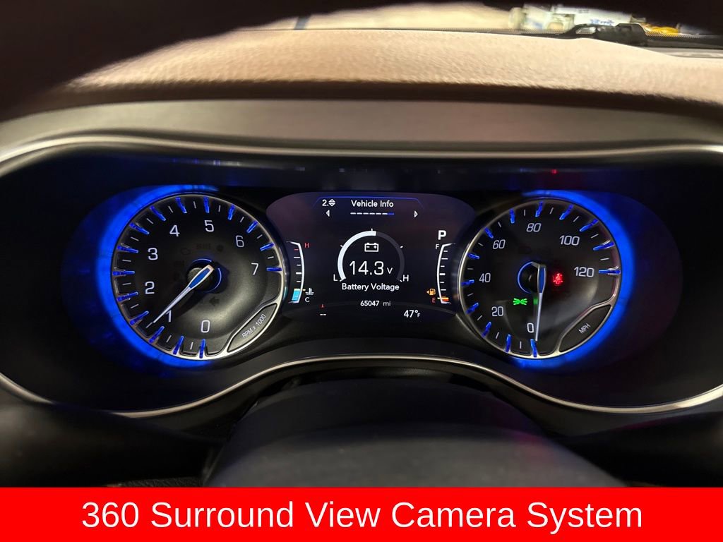 Used 2021 Chrysler Pacifica Limited w/ Uconnect Theater Family Group image 18