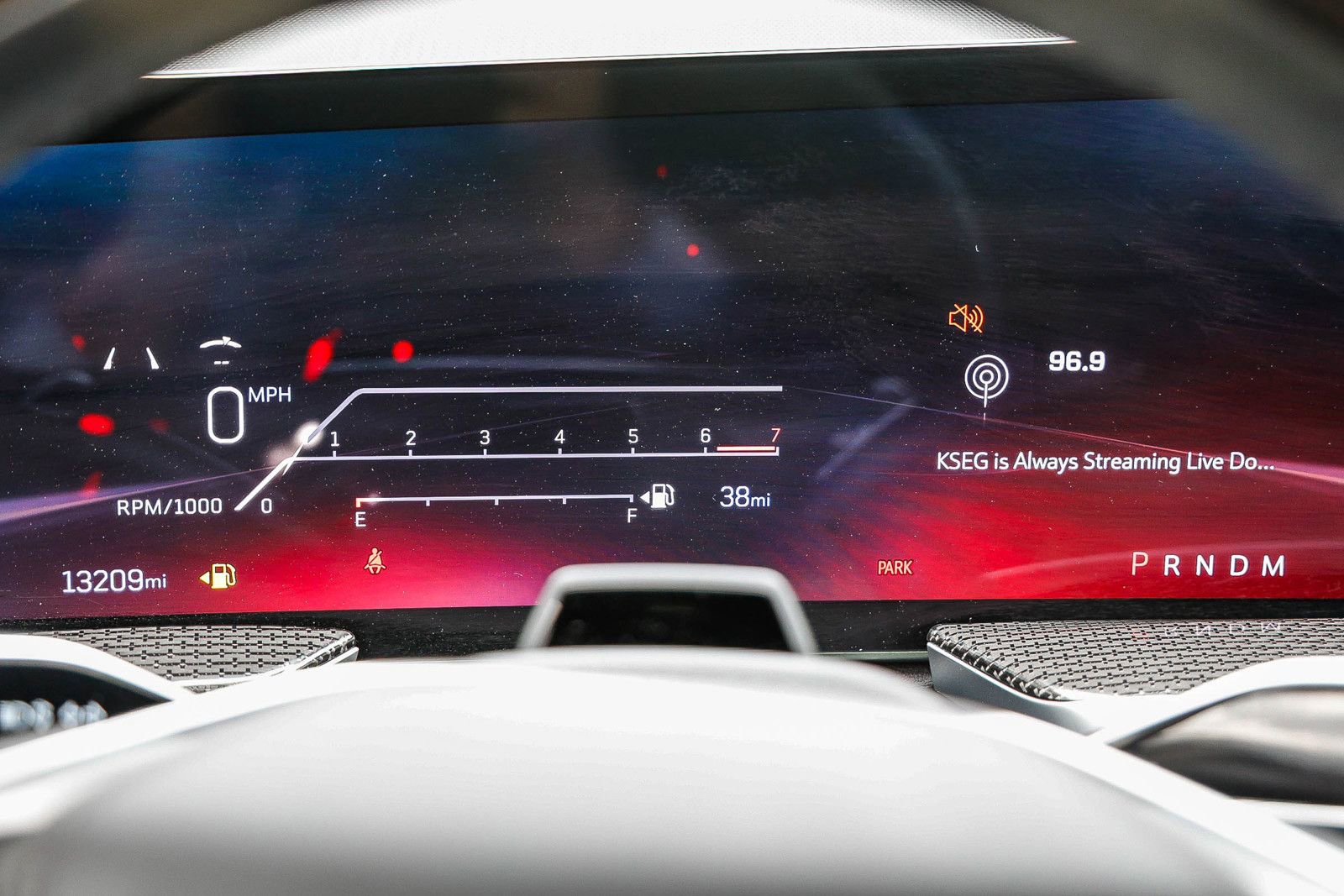 Used 2025 Cadillac Escalade ESV V image 25