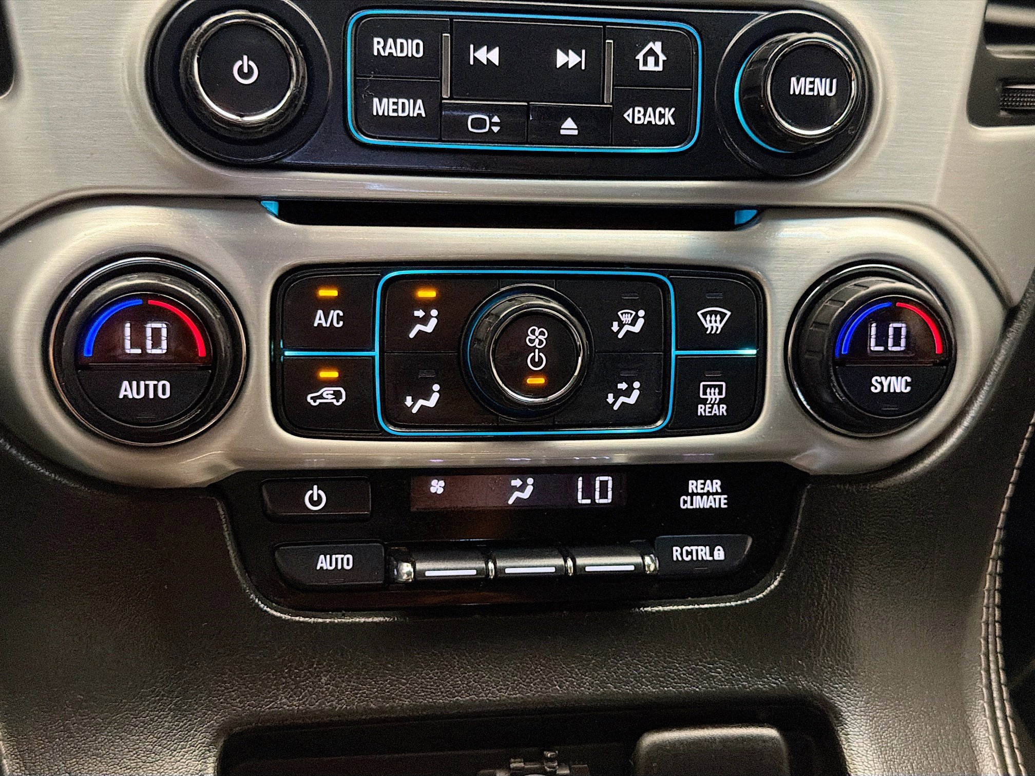 Used 2017 GMC Yukon SLE w/ SLE Value Package image 10