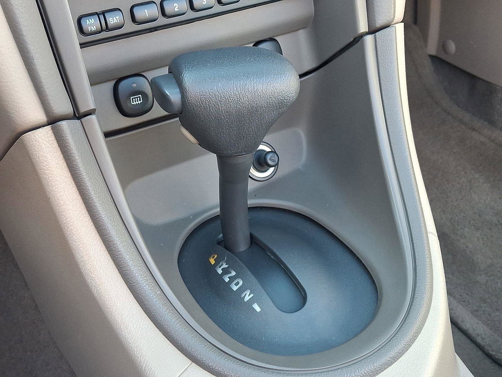 Used 2004 Ford Mustang Deluxe image 21