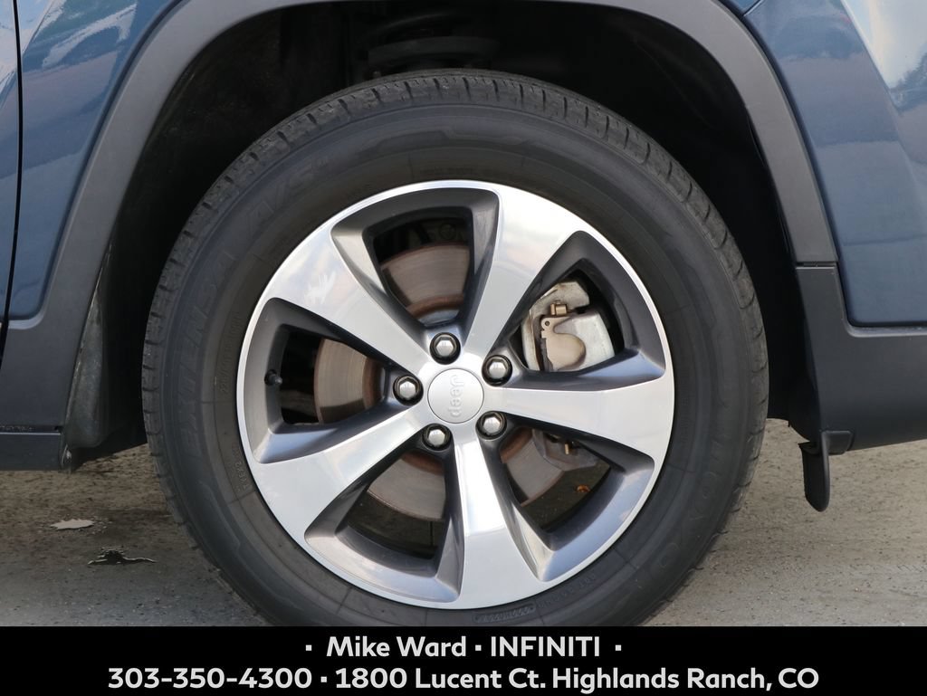 Used 2020 Jeep Cherokee Limited AWD/4WD image 4