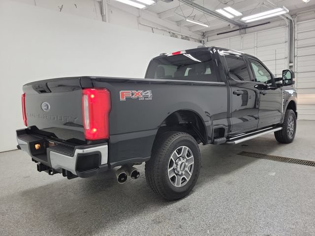Used 2023 Ford F250 XLT w/ FX4 Off-Road Package AWD/4WD image 3