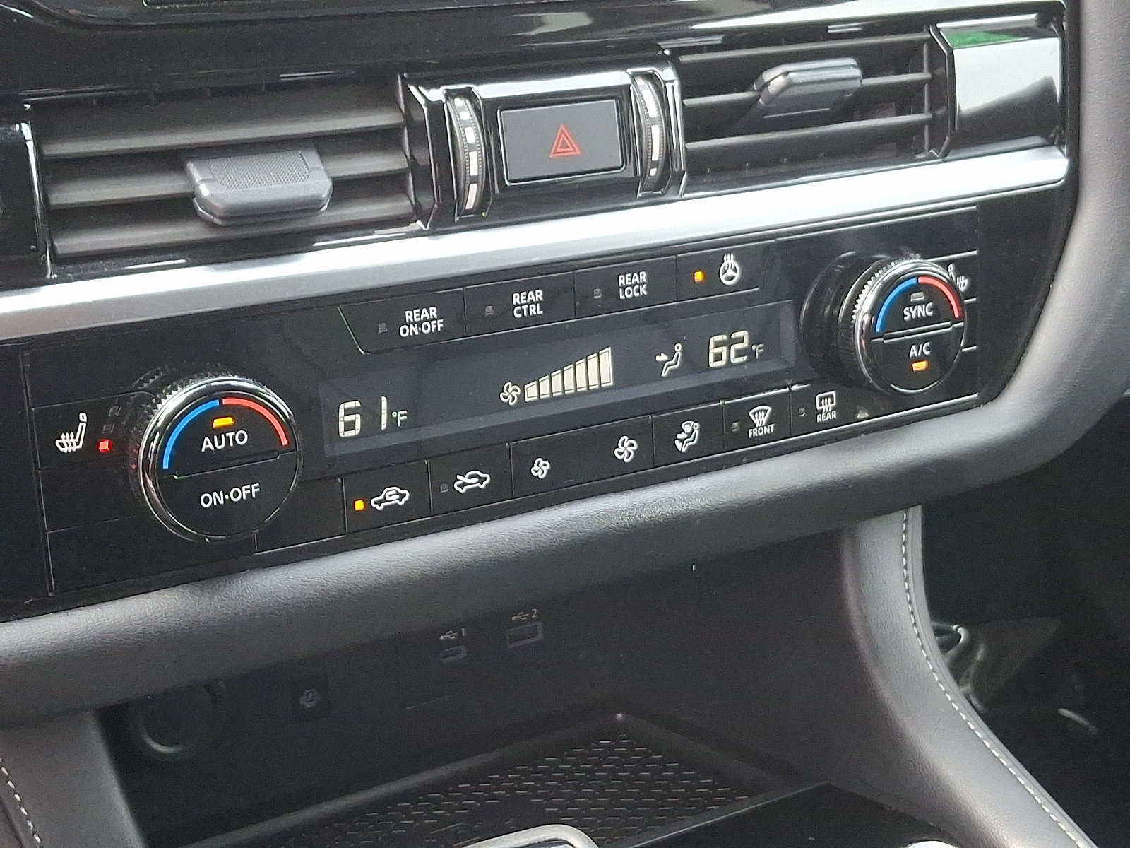 Used 2025 Nissan Pathfinder SL AWD/4WD image 17