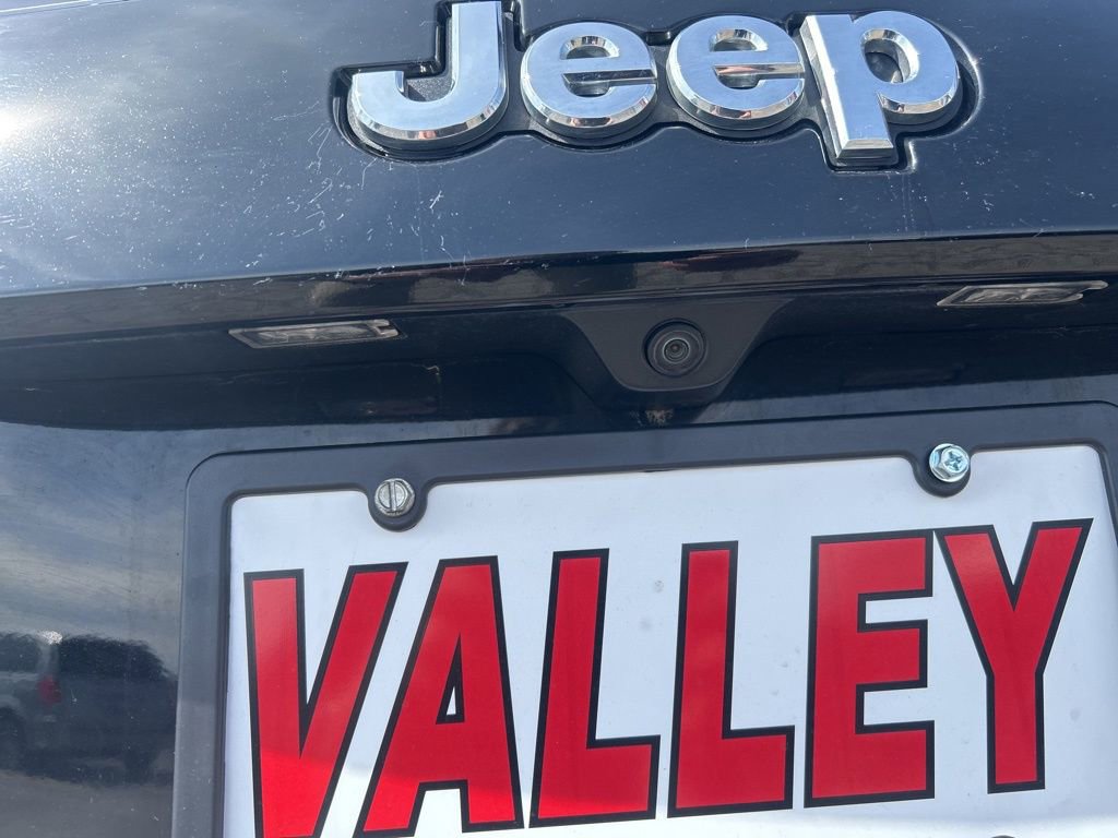 Used 2017 Jeep Grand Cherokee Laredo w/ Quick Order Package 23E image 6