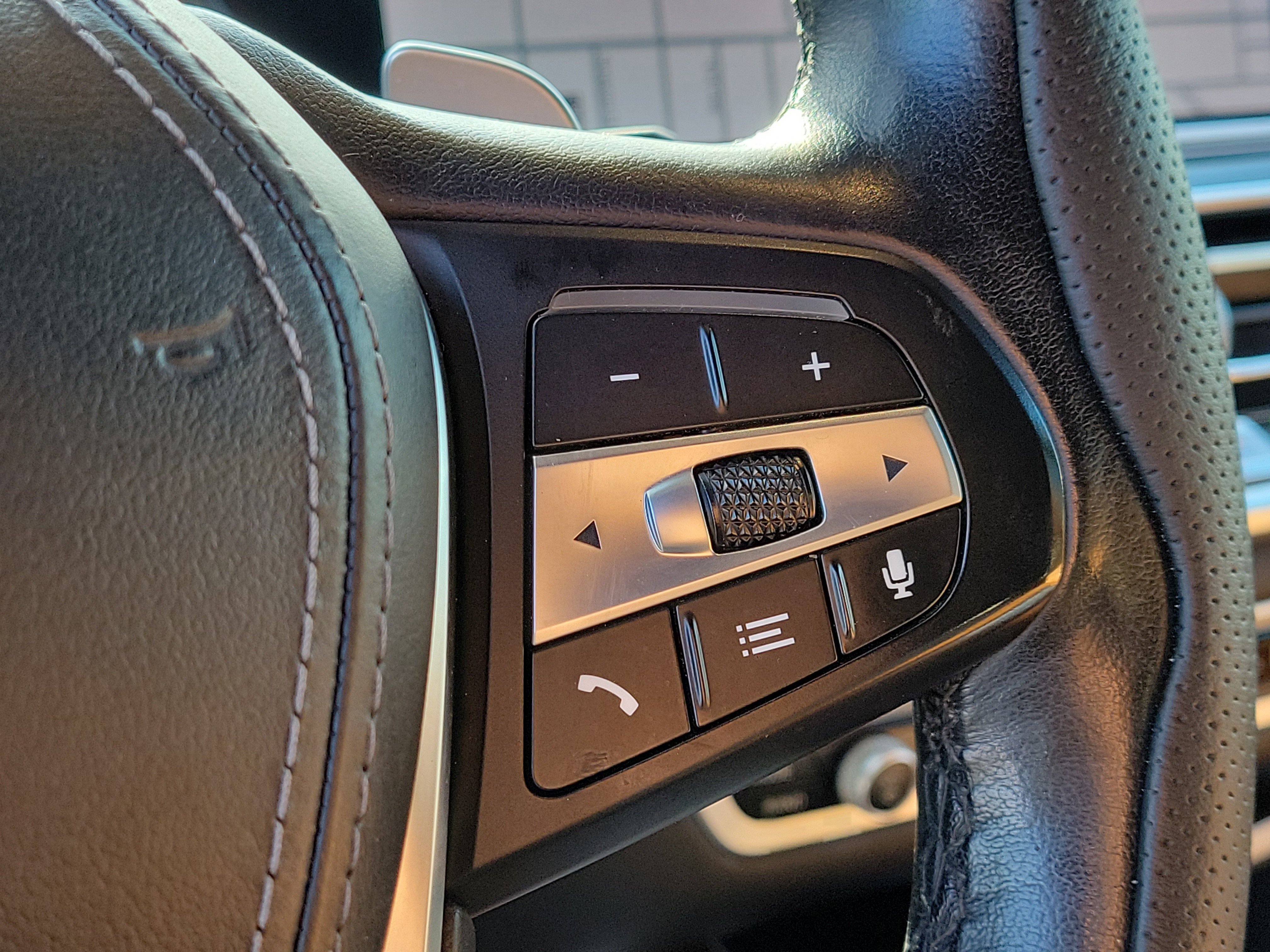 Used 2021 BMW X5 xDrive40i w/ Premium Package image 31