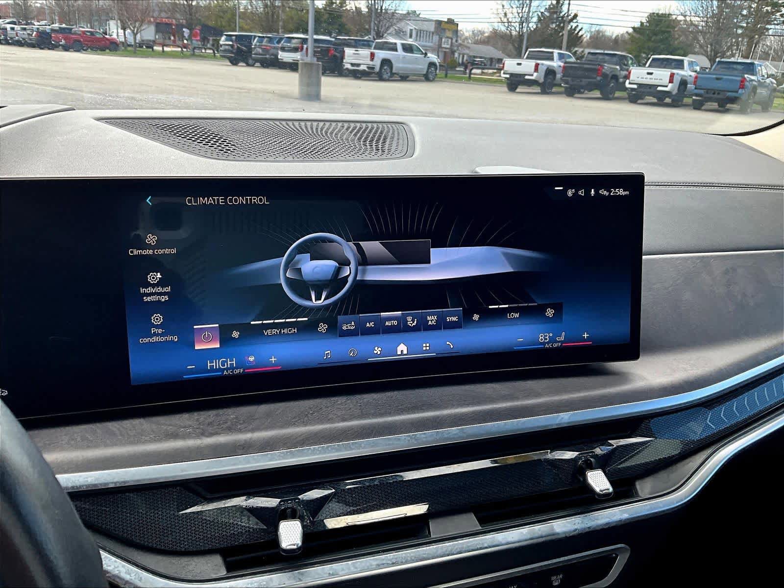 Used 2025 BMW X7 xDrive40i AWD/4WD image 27