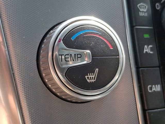 Used 2017 Volvo XC60 T6 Dynamic w/ Climate Package image 23