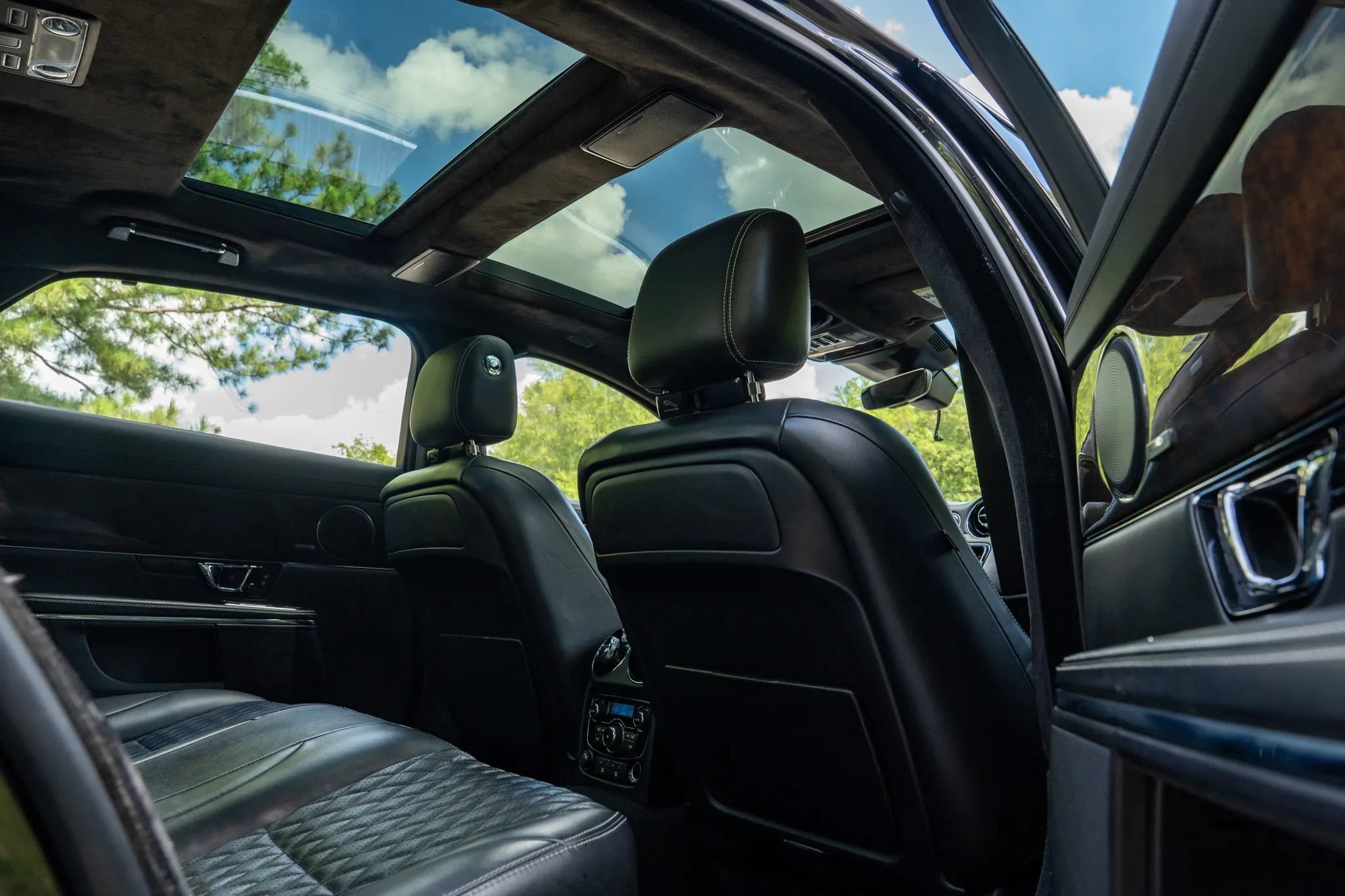 Used 2019 Jaguar XJ L Supercharged RWD image 15