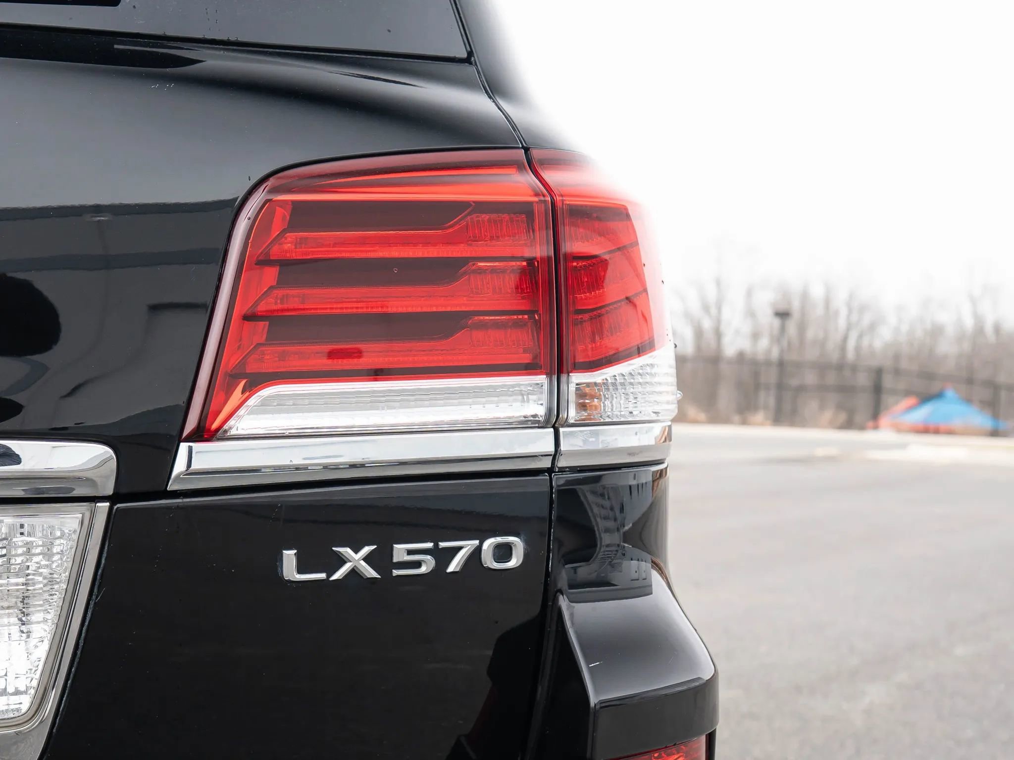 Used 2015 Lexus LX 570 4WD image 12