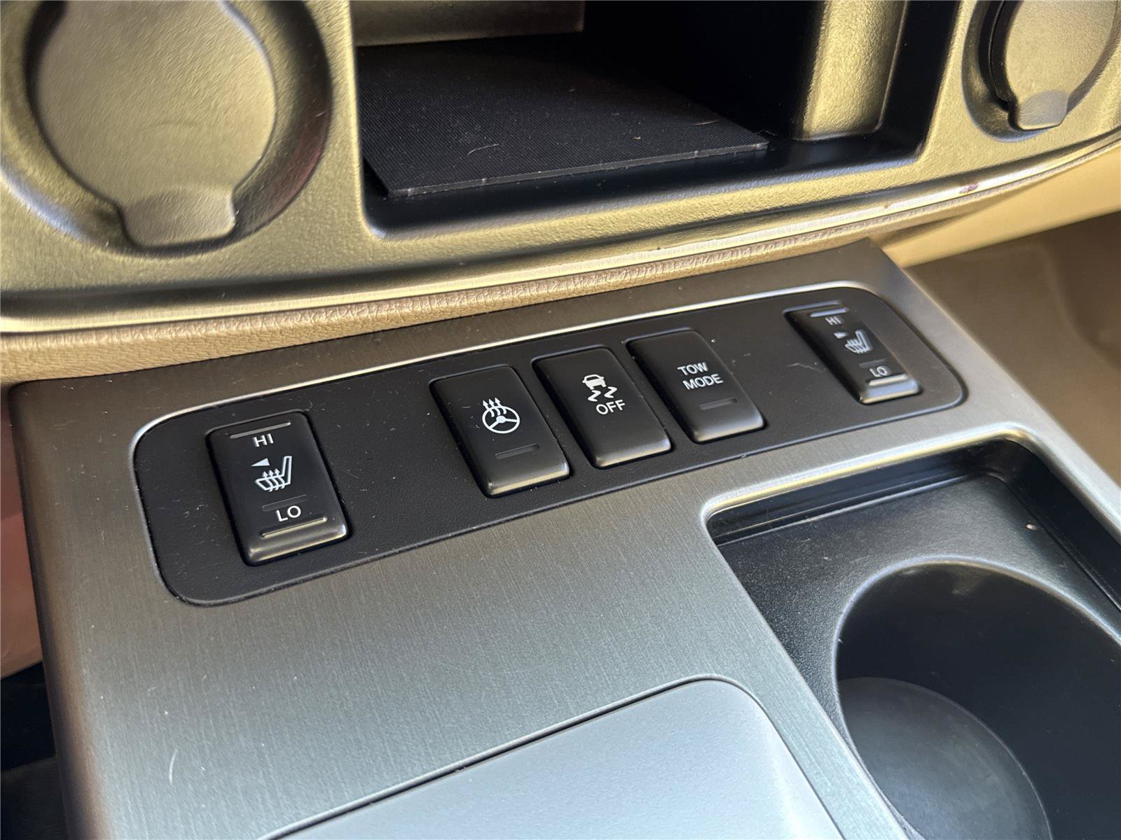 Used 2013 Nissan Armada Platinum AWD/4WD image 24