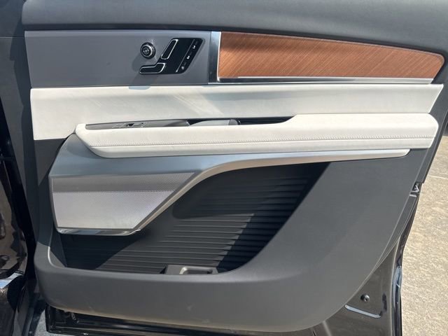 New 2026 Cadillac Vistiq Sport w/ LPO, Floor Liner Package image 24