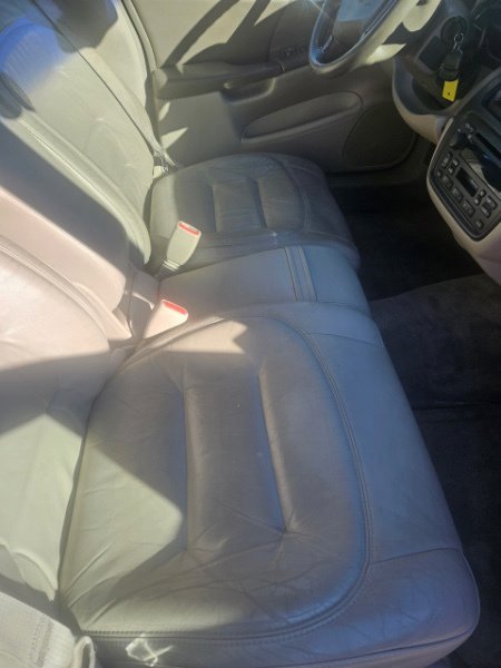 Used 2001 Cadillac De Ville w/ Comfort/Convenience Pkg image 10