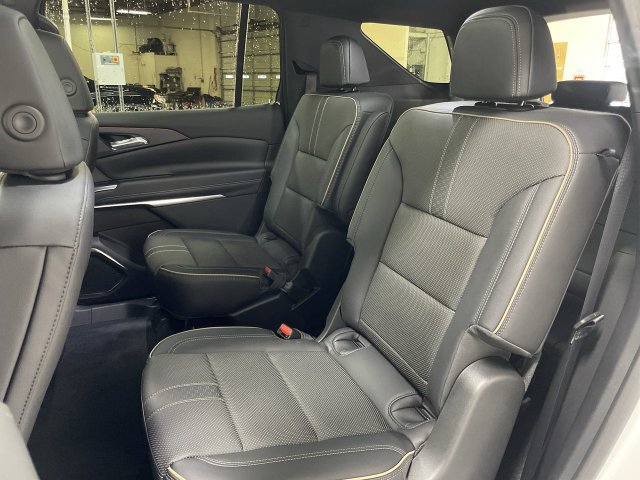 Certified 2025 Chevrolet Traverse High Country AWD/4WD image 23