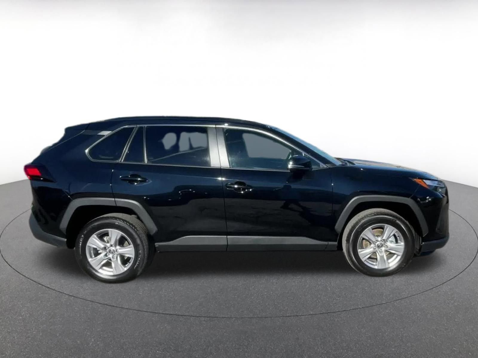 Used 2025 Toyota RAV4 XLE image 16