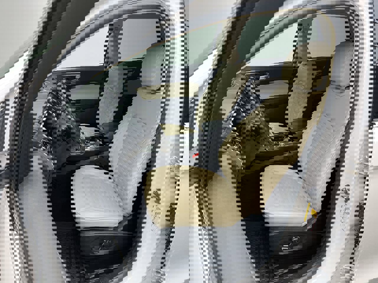 Used 2019 Ford Edge SEL w/ Equipment Group 201A image 10