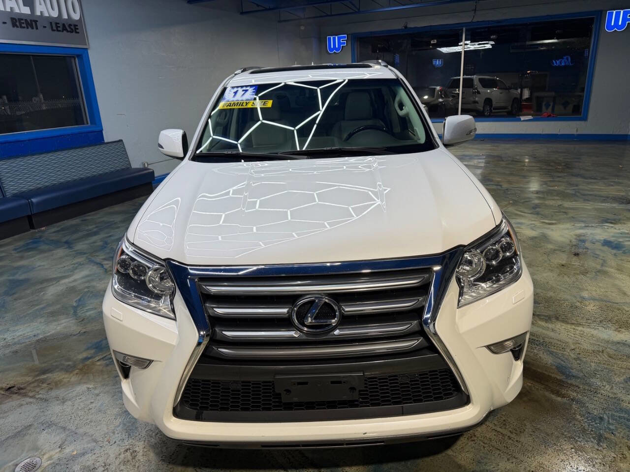 Used 2017 Lexus GX 460 Premium w/ Premium Package image 6