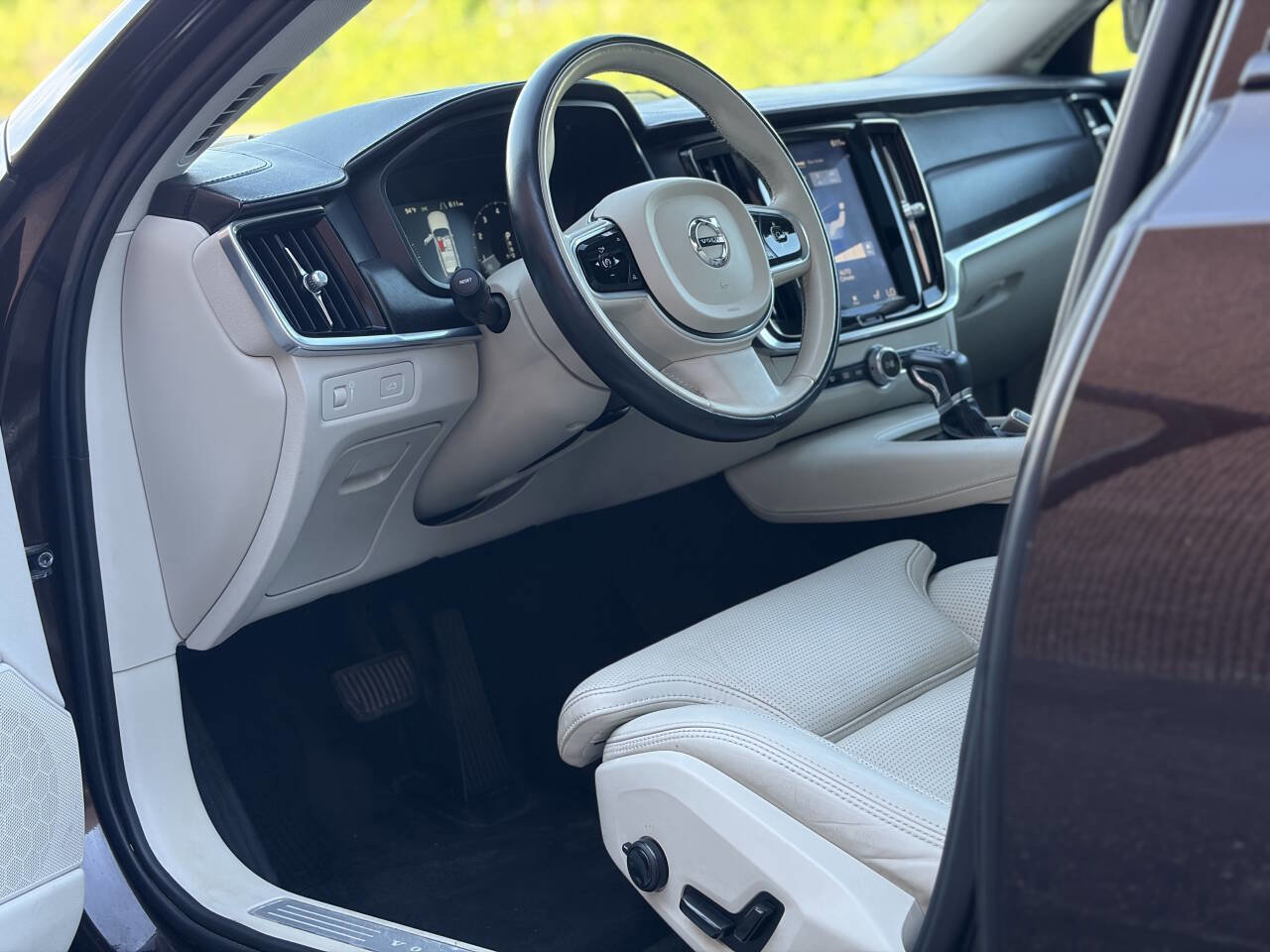 Used 2017 Volvo V90 T6 Cross Country AWD/4WD image 9