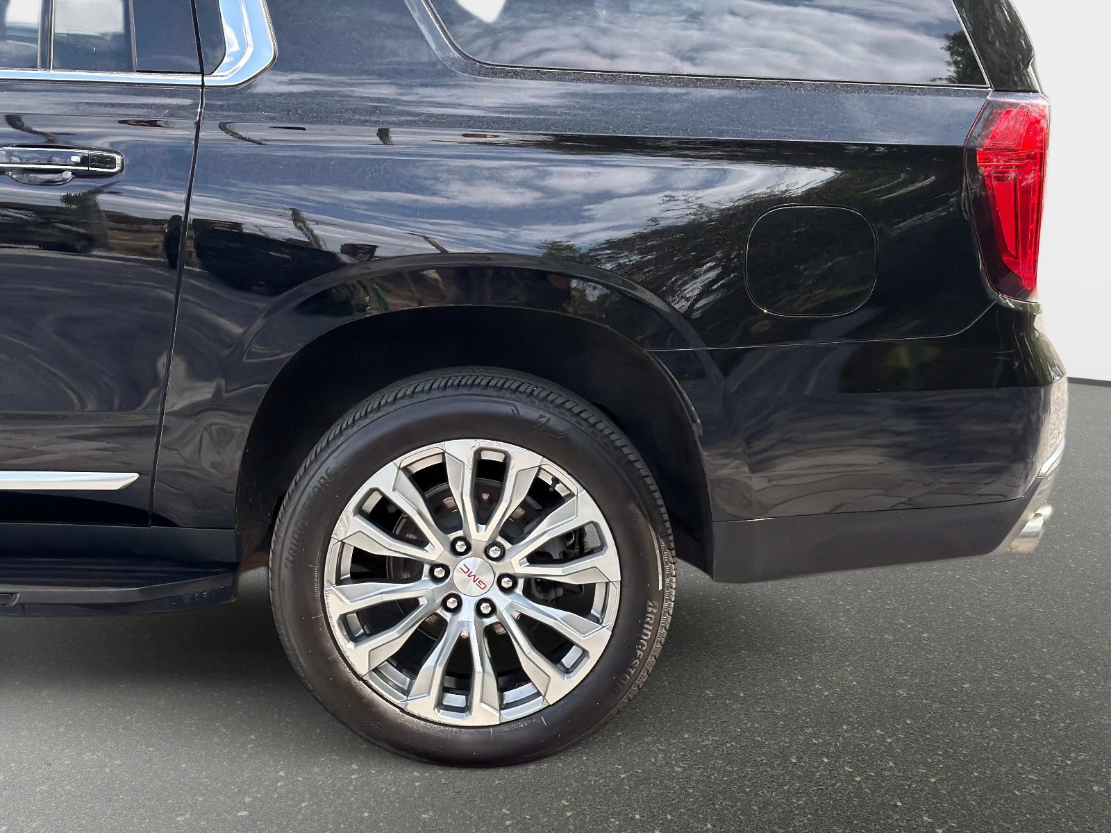 Used 2023 GMC Yukon XL Denali image 18