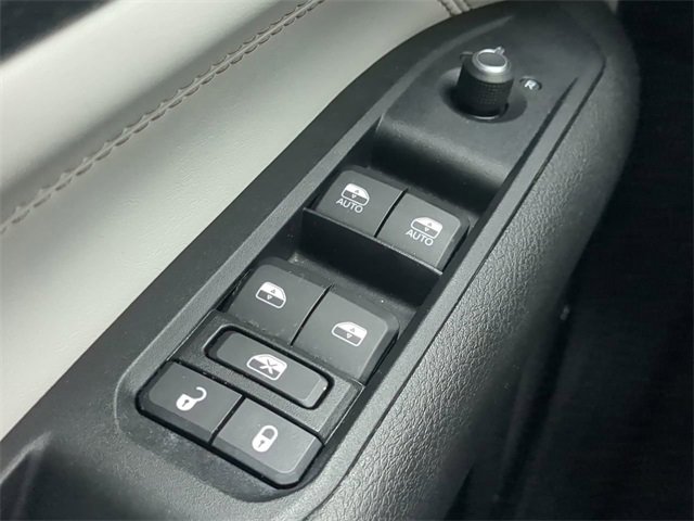 Used 2022 Jeep Compass Limited image 22