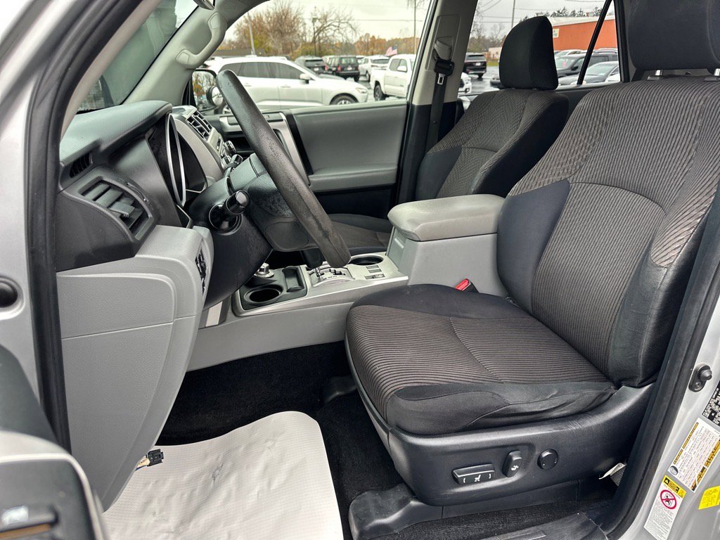 Used 2013 Toyota 4Runner SR5 w/ Convenience Pkg image 15