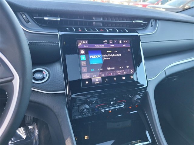 New 2025 Jeep Grand Cherokee Altitude image 25