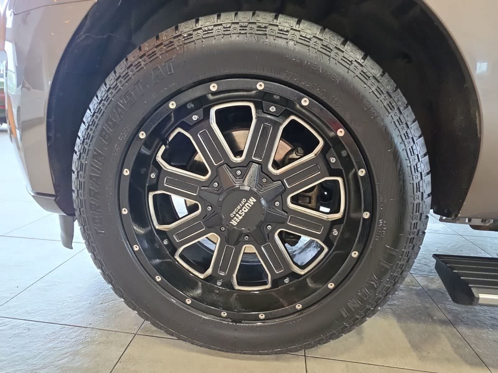 Used 2019 Ford Expedition Limited w/ Equipment Group 301A AWD/4WD image 16