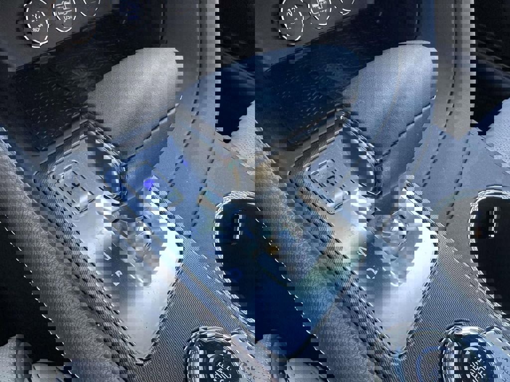 Used 2025 Genesis G70 3.3T Advanced image 29