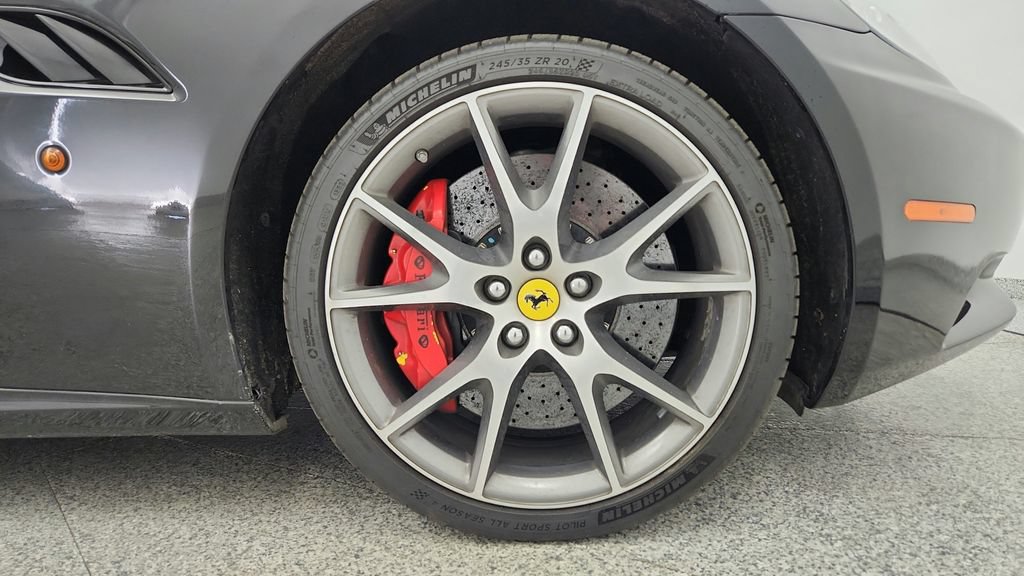 Used 2012 Ferrari California RWD image 28