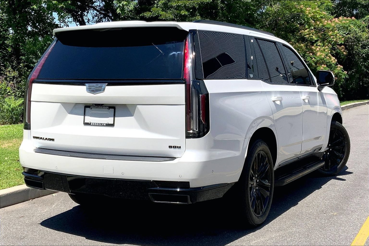 Used 2024 Cadillac Escalade Sport Platinum AWD/4WD image 12