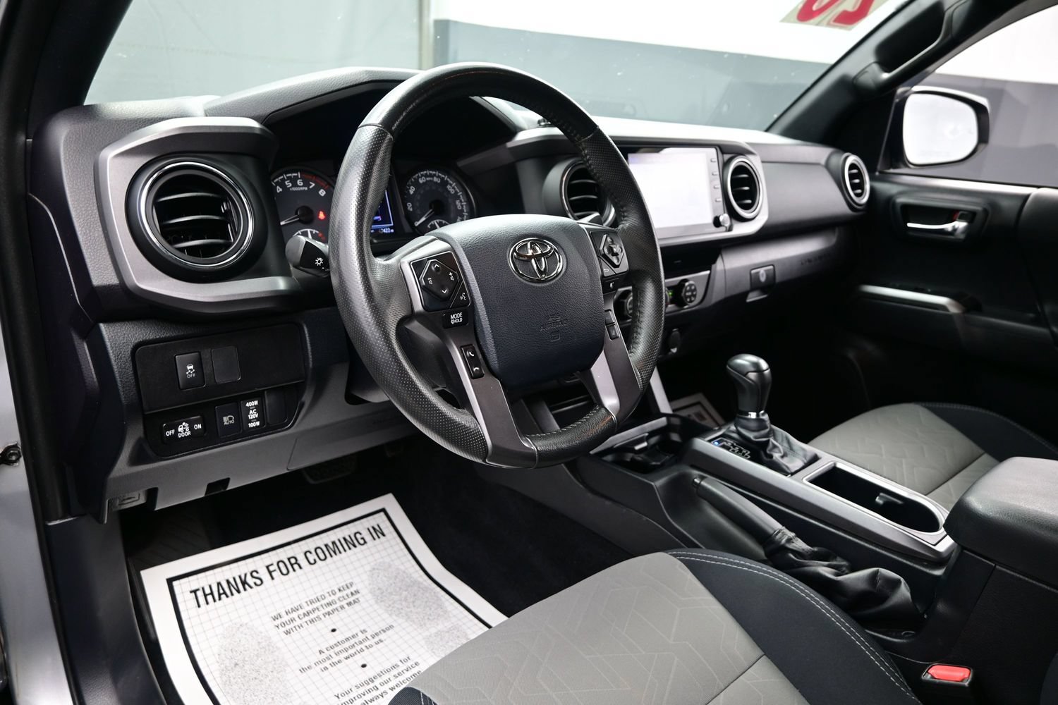 Used 2020 Toyota Tacoma TRD Off-Road w/ Technology Package AWD/4WD image 13