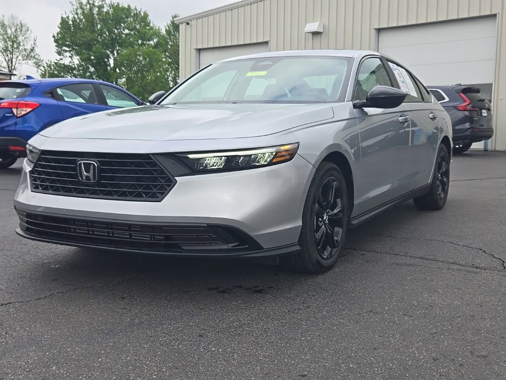 Certified 2025 Honda Accord SE image 3