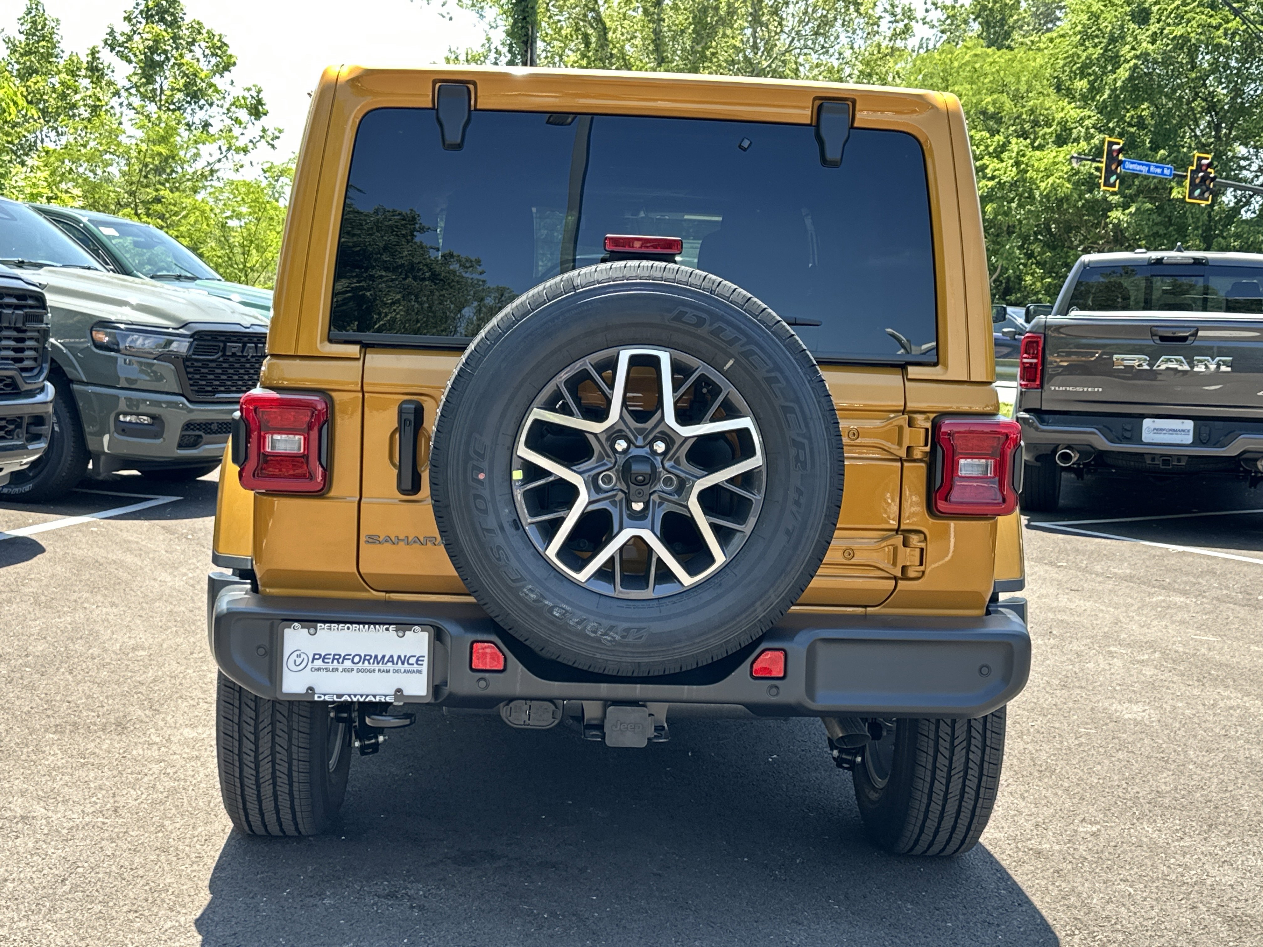 New 2026 Jeep Wrangler Unlimited Sahara AWD/4WD image 15